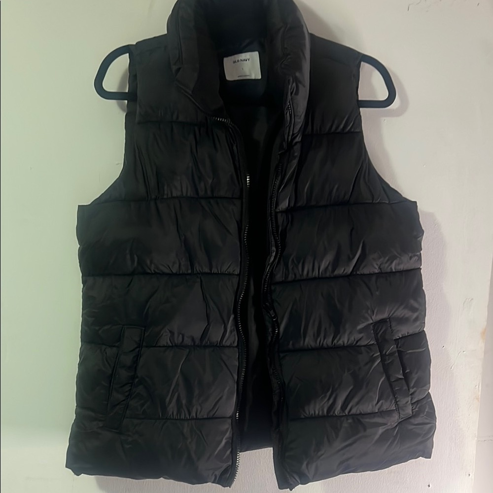 Old Navy Black Puffer Vest size L
